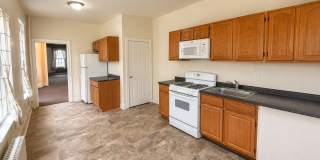 Spacious 6-Bedroom Rental in North Philadelphia | Small Dogs Welcome Gallery 15