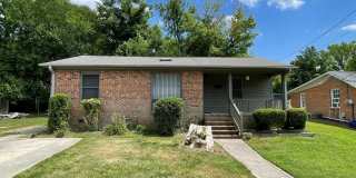 3 Blocks to Rosemary & Franklin St.! Walk to Campus from this cool house w/ deck, parking & more! 3 Blocks to Rosemary & Franklin St.! Walk to Campus from this cool house w/ deck, parking & more! Gallery 1