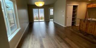 1014 SW Oliver Pl Gallery 1