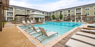 Riverhaus Creekside Apartments Gallery 17