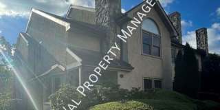 3BR - WOODED VIEWS • FINISHED BASEMENT • BONUS LOFT • TE SCHOOL DISTRICT Gallery 1