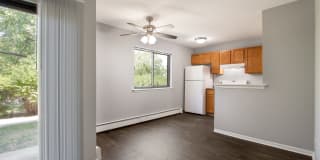 Emerald Pointe Apartments Gallery 5