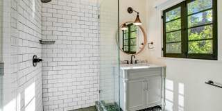 Luxurious Remodeled Home with ADU in Valley Village Gallery 19