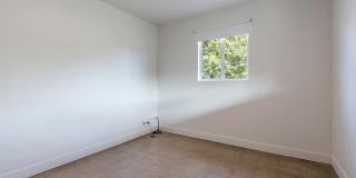 5723 E 19th St Gallery 29