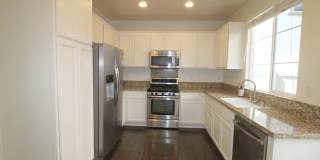 Oxnard | Riverpark Community | 3 Bedroom + 2.5 Bathroom Gallery 9