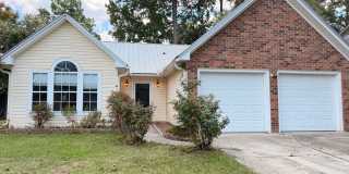 3 Bedroom Home off Otranto! Gallery 1