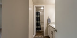 Harvard Square Apartments Gallery 25