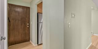 2 Bedroom 2 bath in the Heart of Ballard Gallery 5
