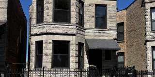 2424 N Mozart Street Gallery 29