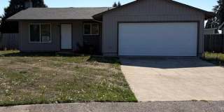4 bedroom 2 bath house, large backyard 4 bedroom 2 bath house, large backyard Gallery 1