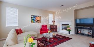 4 Bedroom Home Corner Lot ~ 1 bedroom on 1st evel ~ 3 Full Bathrooms Gallery 8