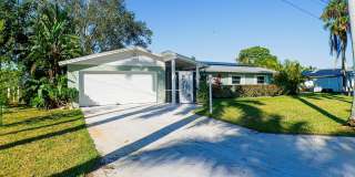 Stunning 3-beds, 2-baths with Direct Gulf access in North fort myers Gallery 1