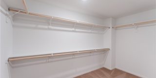 6217 Seastrand Street Gallery 24
