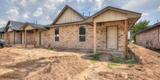 Stylish & Spacious 3-Bedroom Duplex in North Oklahoma City Gallery 1