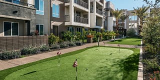 Maxwell on 66th Gallery 21