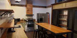 1/2 off 1 month-Charming Industrial 4 Bedroom/4 Bathroom Apartment in Pigtown, MD! Gallery 7