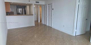 5880 Collins Ave Gallery 2