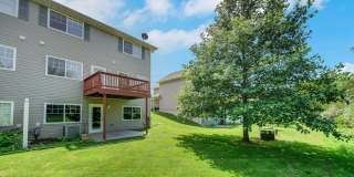 Charming 3BR Townhome in Lincoln Gallery 5