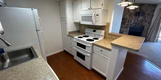 Quaint 1 Bedroom Condo in the Southwest part of Town with Garage Gallery 8