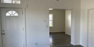 41 South Oakley Avenue Gallery 36