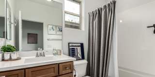 Luxury 2BR + Den Townhome in Amenity-Packed Community - Encanterra Gallery 24