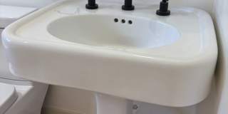 Newly renovated 2 bedroom 2 bathroom in a great location Gallery 19