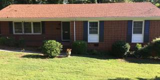NEW PRICE!! GREAT LOCATION!! RANCH HOME WITH HARDWOODS NEAR DOWNTOWN Gallery 1