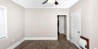 512 Oshaughnessy Avenue NE unit: A Gallery 7