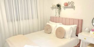 Stylish Heated Pool House  Near the Beach Gallery 9