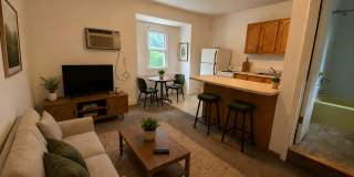Spacious 1 Bedroom Apartment in South Oakland! Call Today to Schedule an Appointment! Gallery 3