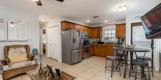 325 Calusa St Gallery 20