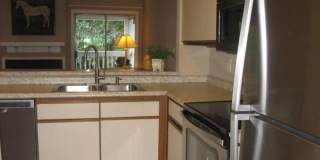 Room in 2 Bedroom Home at Sunpointe Dr Gallery 12