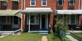 Spacious 2-Bedroom Home with Finished Lower Level & Fenced Yard Gallery 1