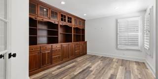 17 Colonial Gallery 13