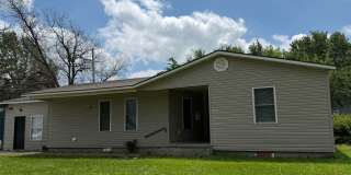 4 Bedroom 2 Bath Home for Rent Gallery 1