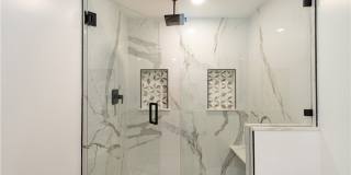 211 Florence Place Gallery 13