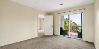 2-Bedroom, 2-Bathroom Condo with Stunning Downtown Views Gallery 15