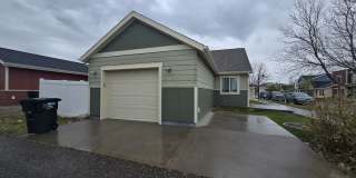 4 bed 2 bath home in Josephine Crossing Gallery 4