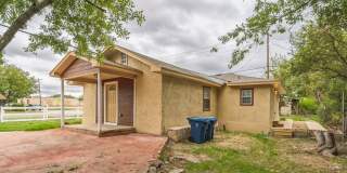 For Lease – 2 Bedroom, 1 Bath Corner Home in Kerrville, TX Gallery 3