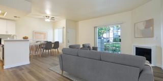 Summit At Warner Center Gallery 20