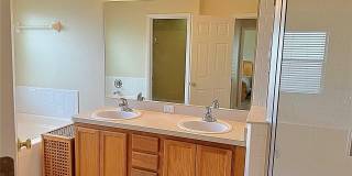 13129 THOROUGHBRED Loop Gallery 22
