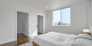 Green Lake Townhome Gallery 11