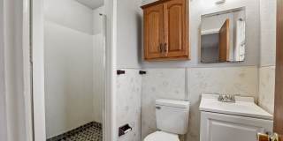 1401 E 18th St Gallery 16