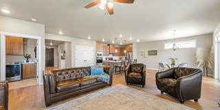Move-In Ready West Richland Rental – 3-Car Garage, Fenced Yard, Hot Tub Included Gallery 8