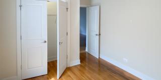 617-25 W Melrose Gallery 16