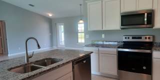 4/2 Newer  construction home. Gallery 9