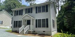 Big 5br house w/ parking & on busline, just south of UNC Hospitals! Big 5br house w/ parking & on busline, just south of UNC Hospitals! Gallery 1