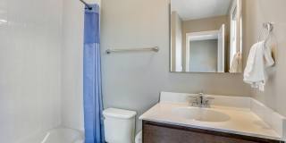 GREAT LOCATION!! Stunning 3BD/3.5BA luxury 4-level townhouse! Gallery 36