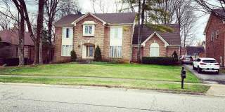 Check Out This Stunning & Rare Lake Forest Rental! Gallery 1