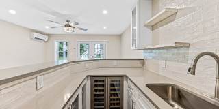 42 Forsythe St Gallery 35